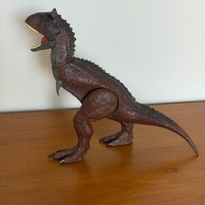 Mattel Jurassic World Epic Attack Collection Carnotaurus Brown Roars Dinosaur